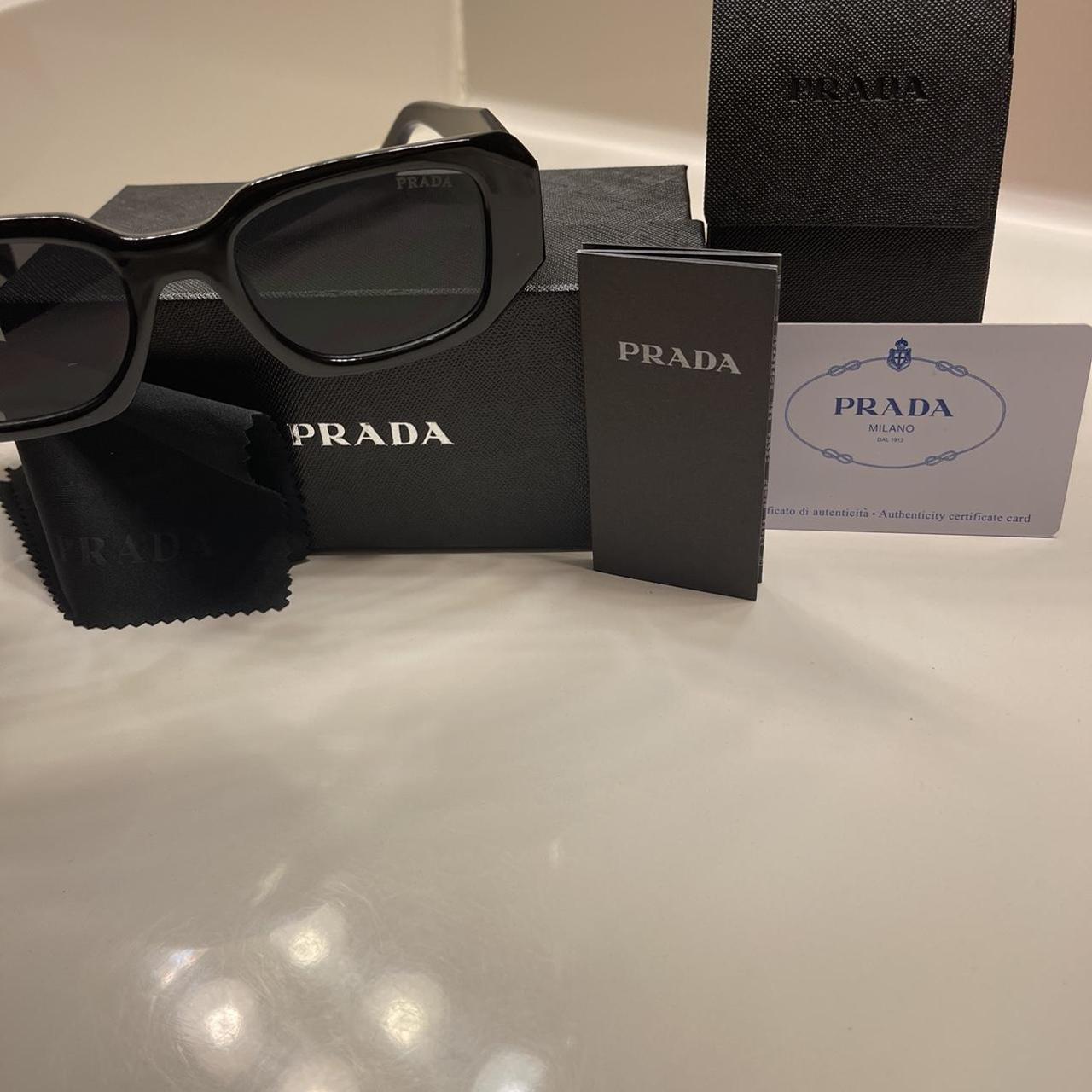 PRADA VPR05N-A sunglasses 度なし ケース付き PRADA VPR05N-A sunglasses 度なし ケース付き - メルカリ