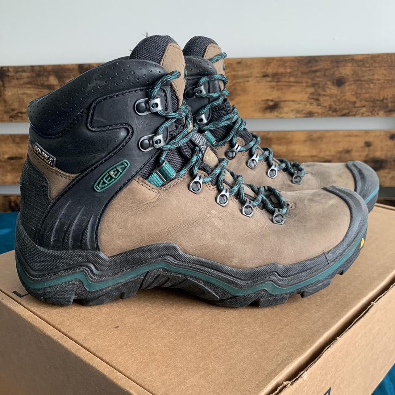 Keen liberty ridge hiking on sale boots