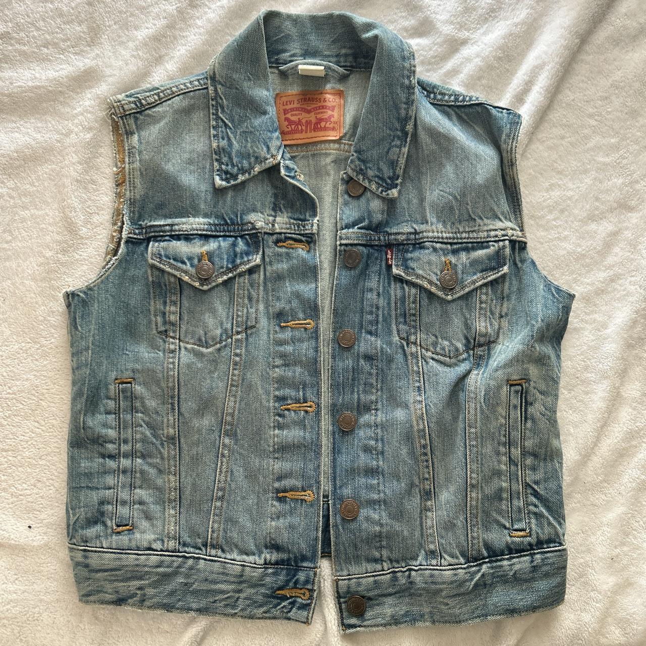 Light Wash Denim Levi 2000s Vest. Size medium.... Depop