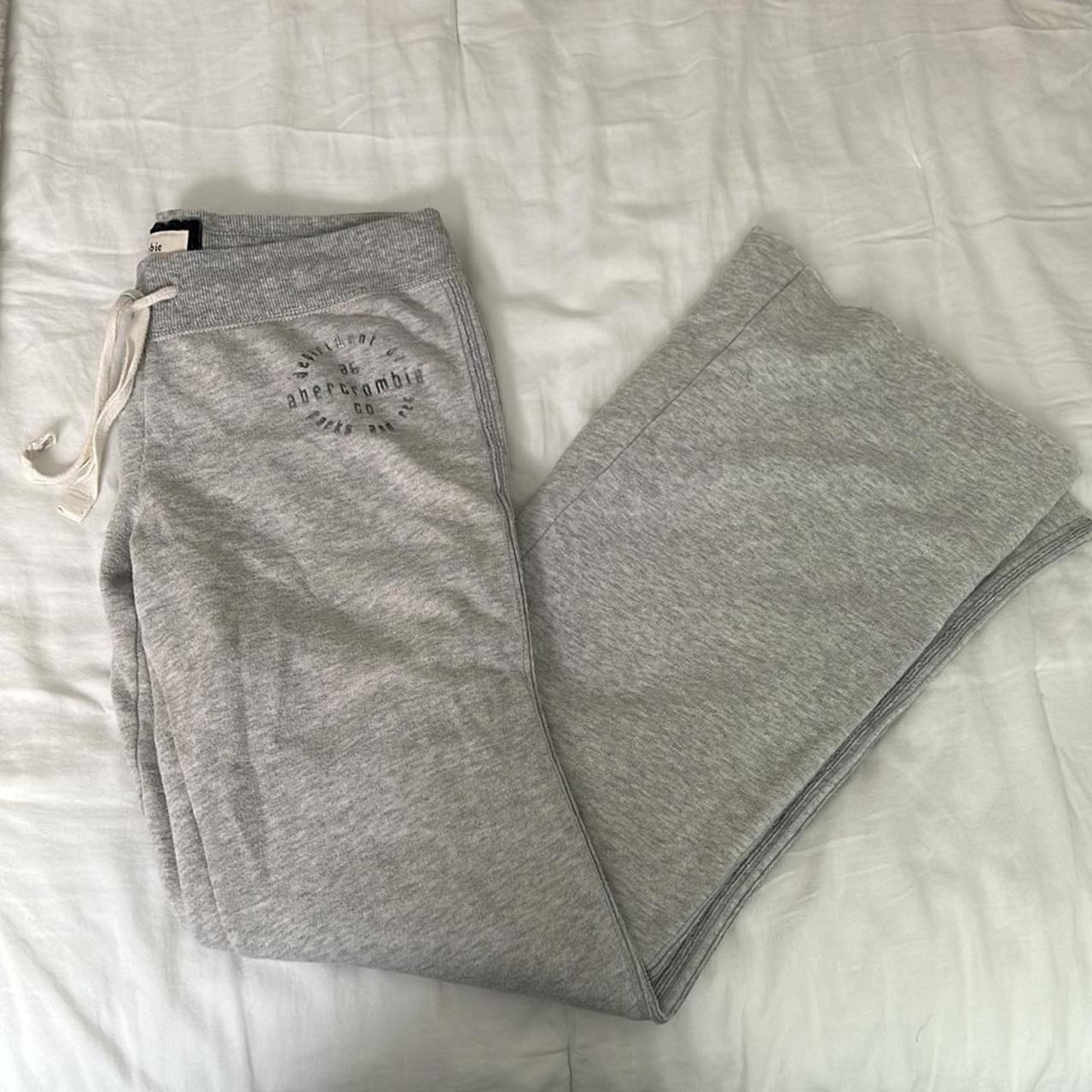 Abercrombie Kids Women's Grey and White Joggers-tracksuits | Depop