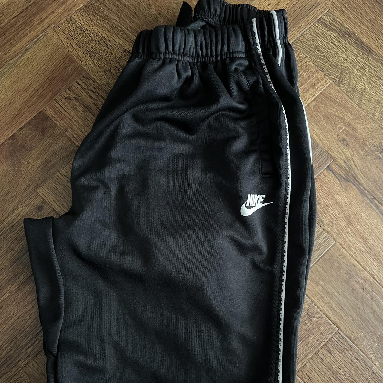 size xl men's nike joggers
