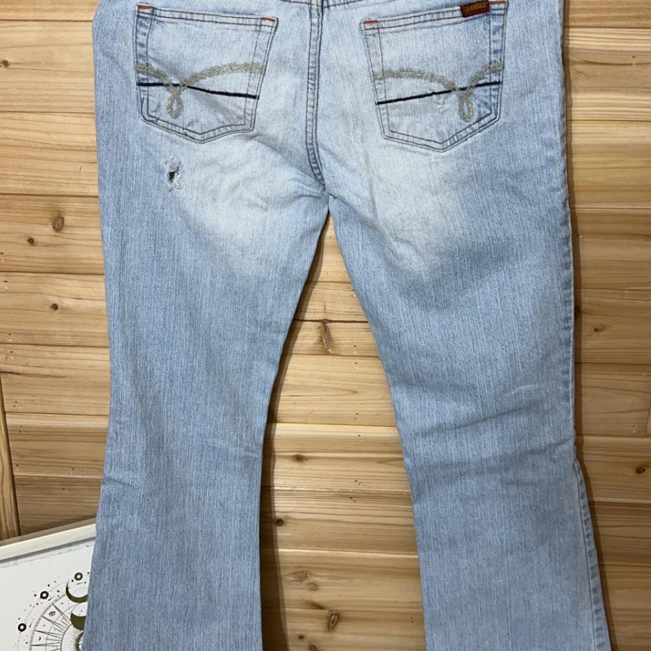 Bongo Jeans size 9. Waist is 30" and inseam is 31".... Depop