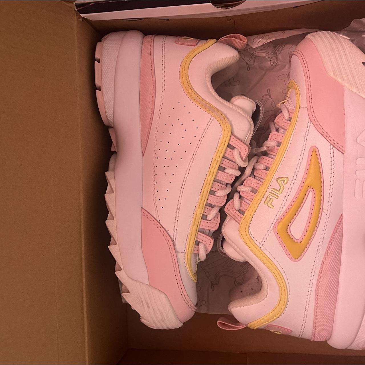 black and yellow filas