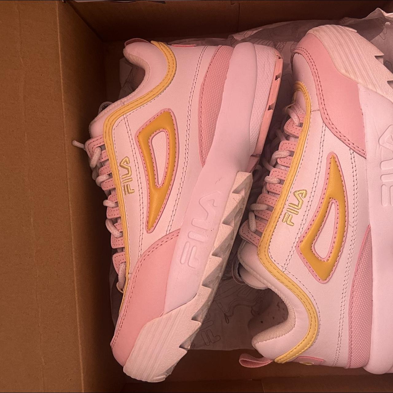 black and yellow filas