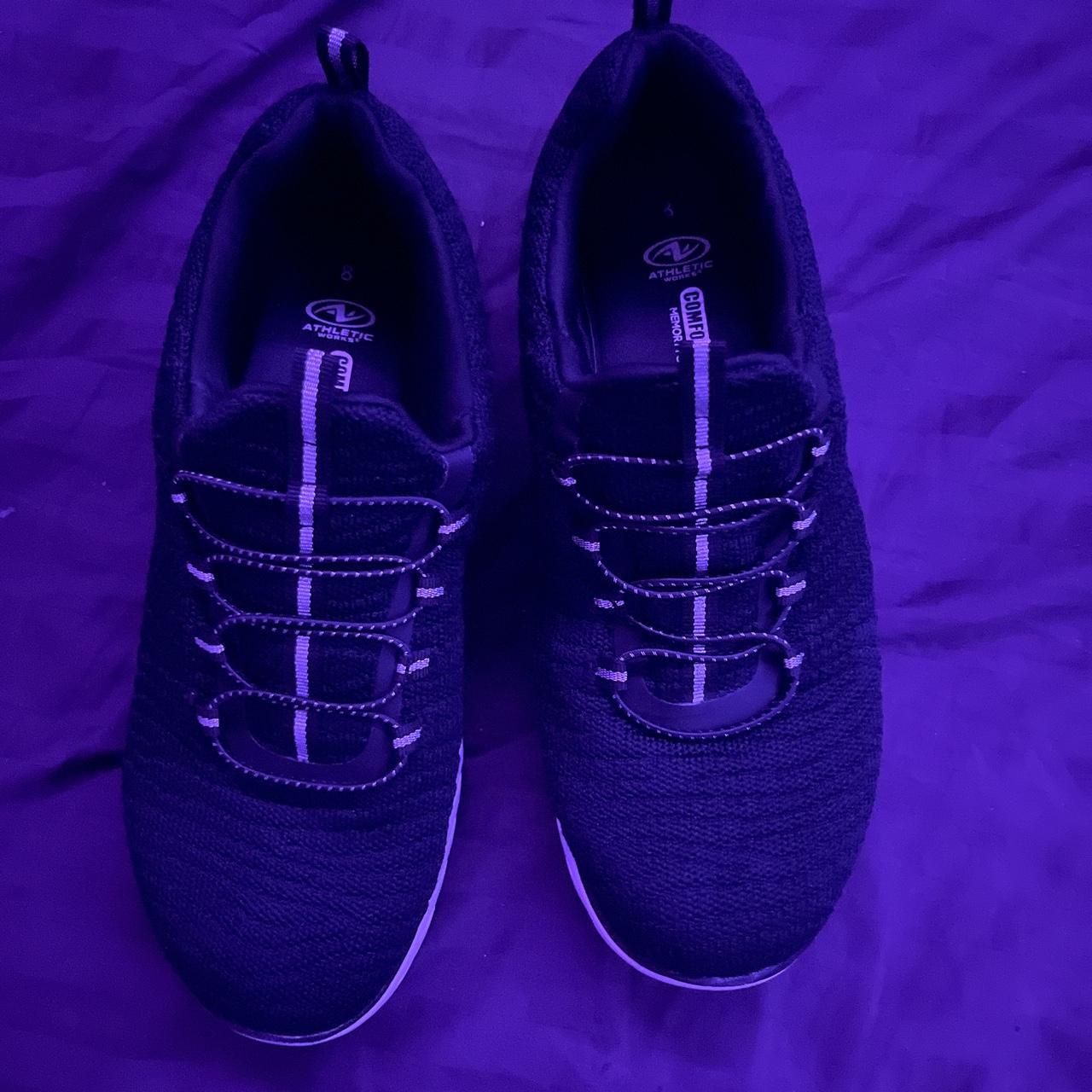 Black and whit running shoes no laces Depop