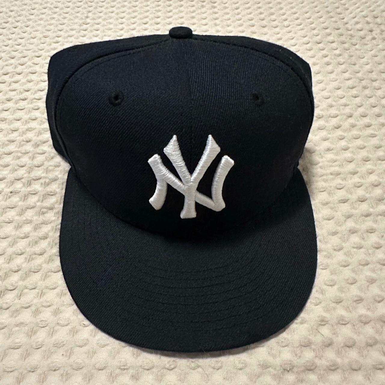 Youth NY baseball fitted hat 6 3/4 - Depop