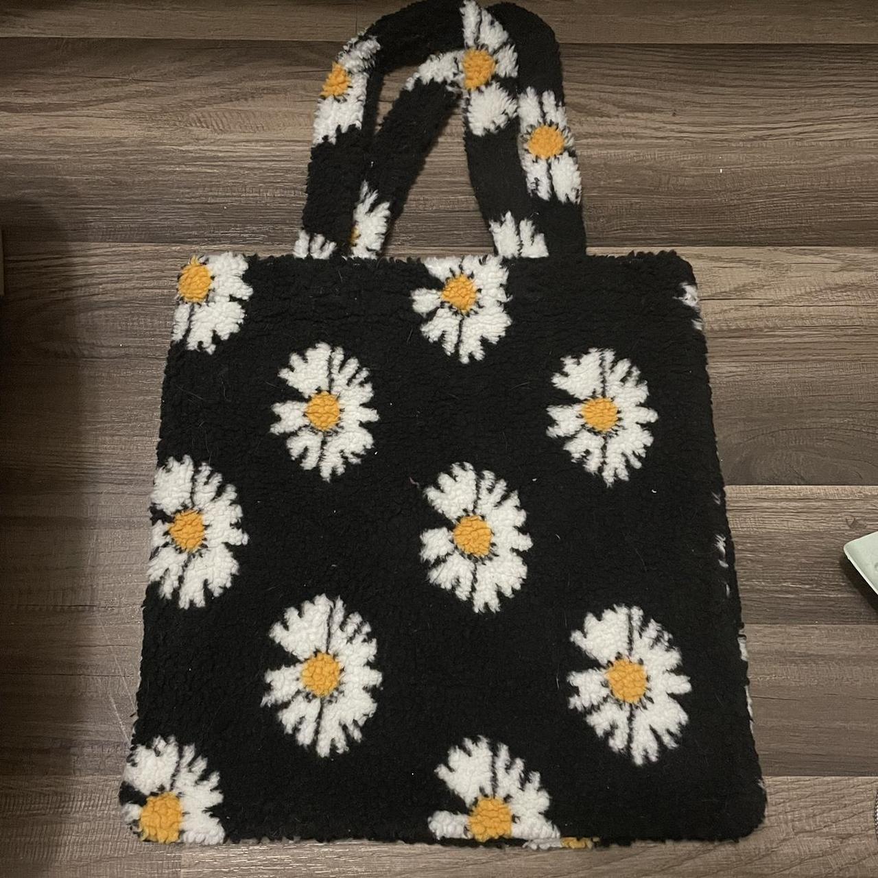 Black and white daisy print tote bag Fluffy fabric