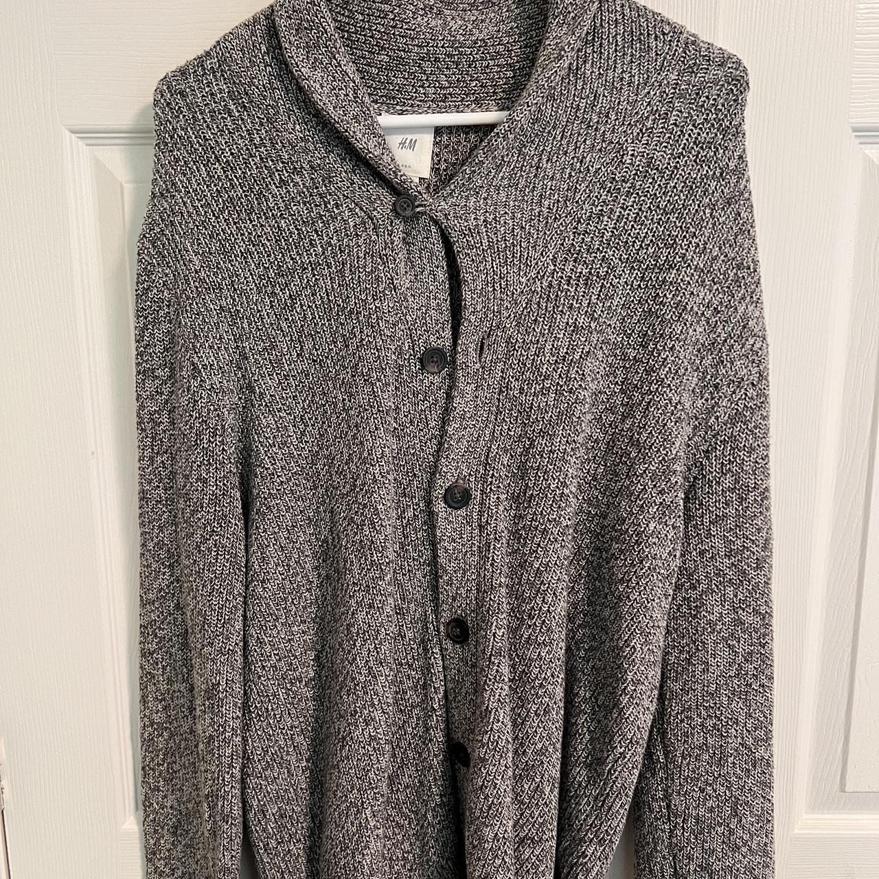 H&M great button up sweater - Depop
