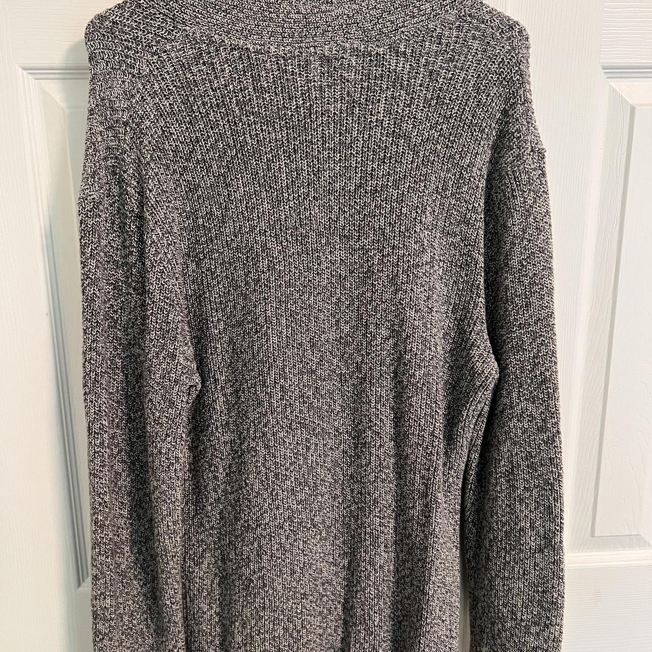 H&M great button up sweater - Depop