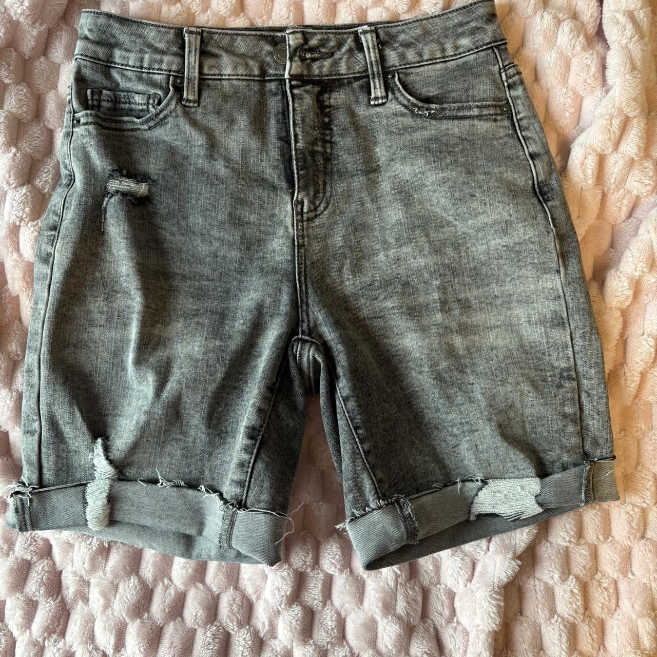 item listed by samantha_2023