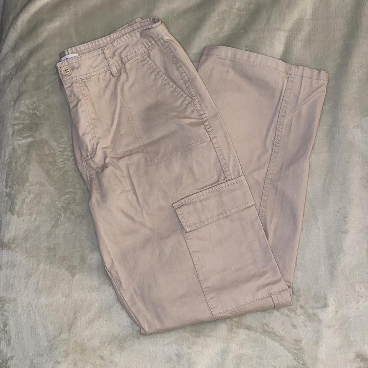 Low-rise khaki pants! Super cute and lightweight!... - Depop