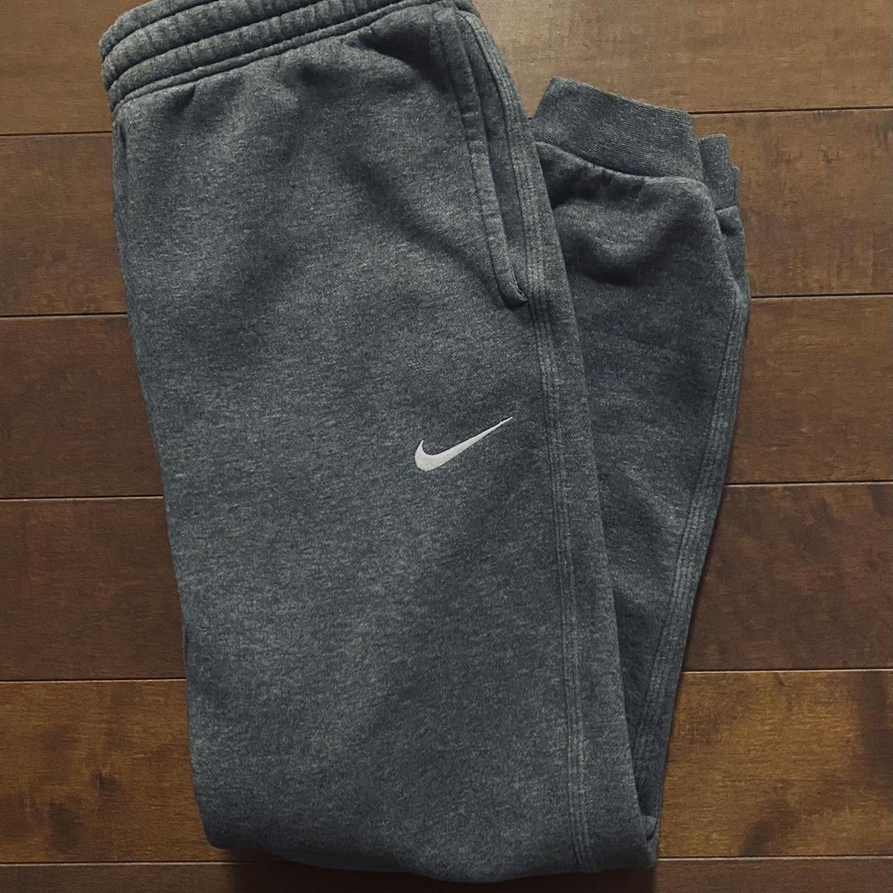 mens nike sweatpants tapered