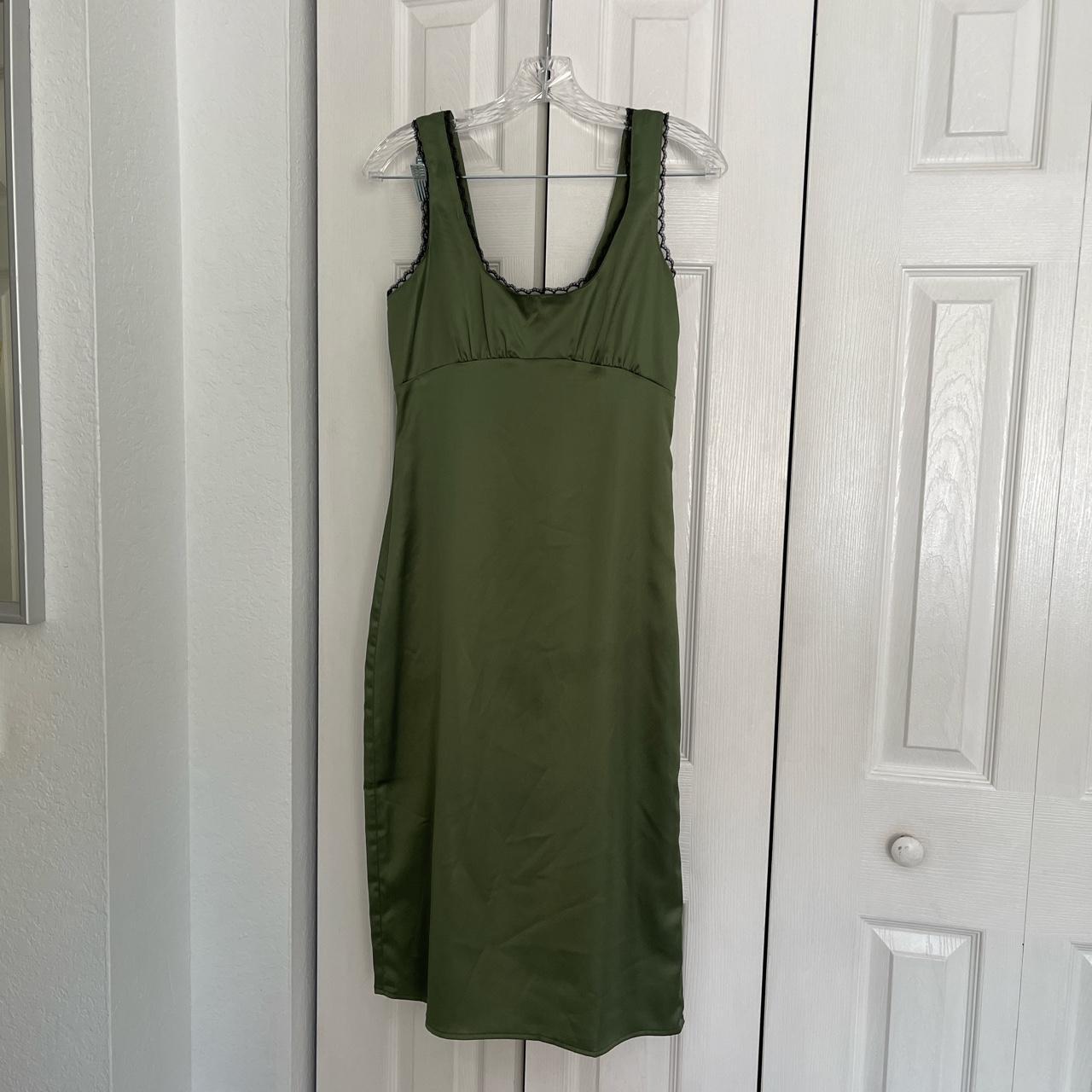 Forever 21 Women's Green and Black Dress | Depop