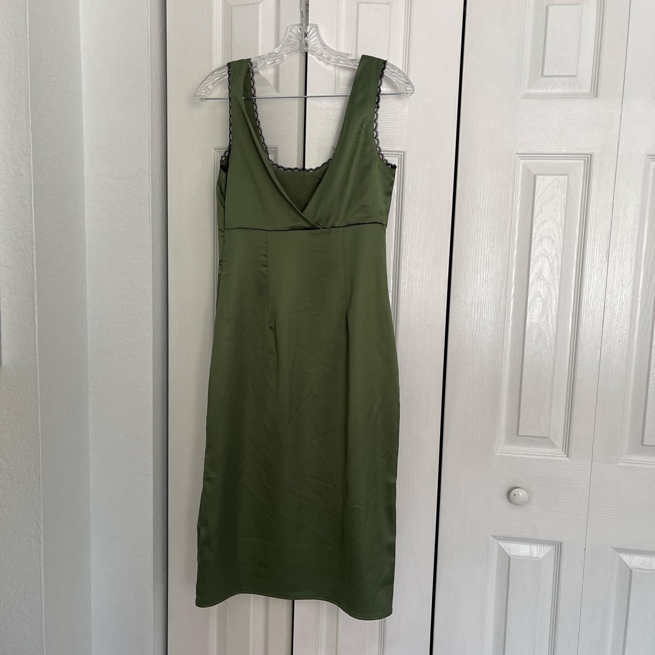 Forever 21 Women's Green and Black Dress | Depop