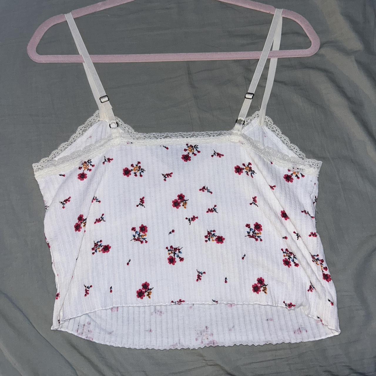 Wild Fable white tank top w/ flowers! Size large,... - Depop