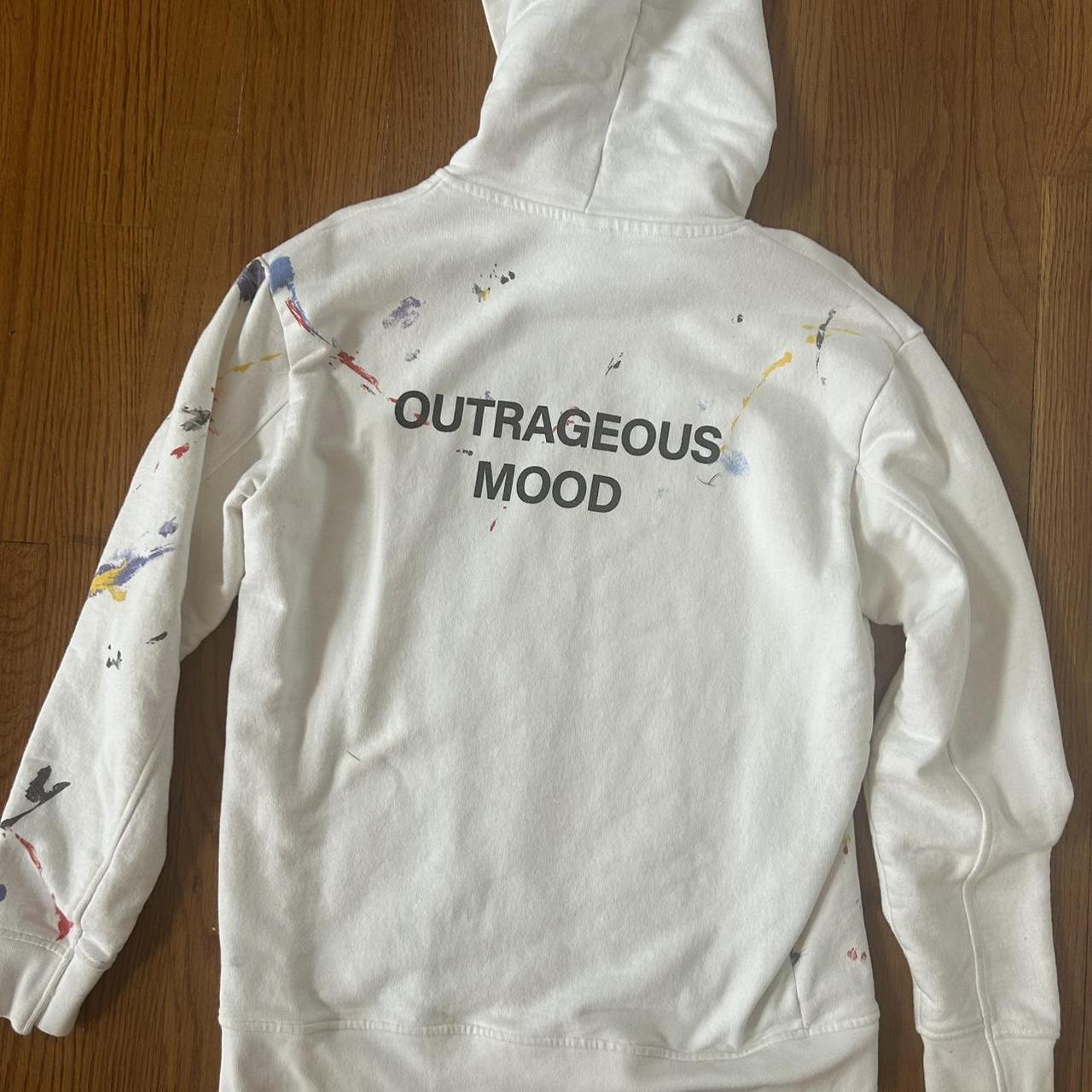 Outrageous mood 2025 hoodie zara