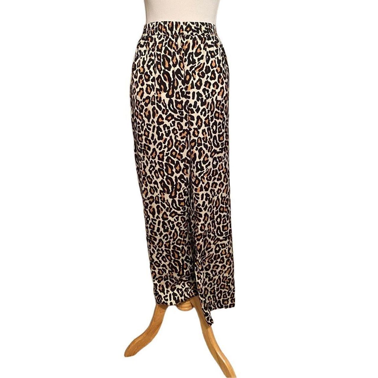 banana republic cheetah print silk pants Size extra - Depop