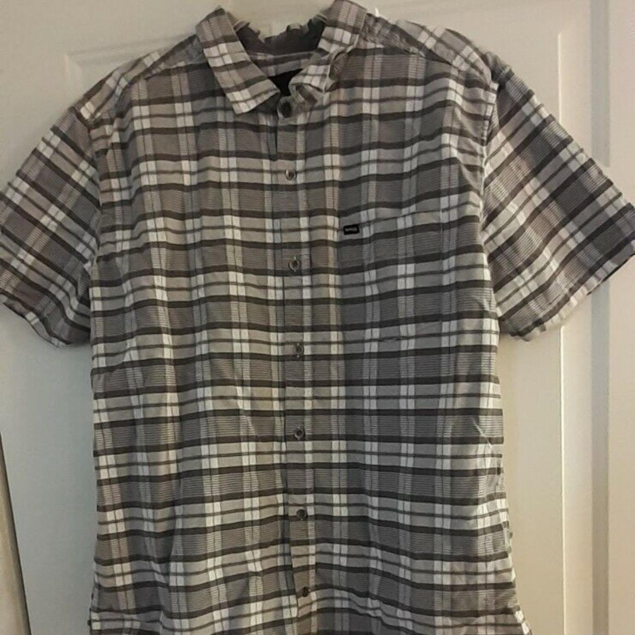 HURLEY PLAID BUTTON DOWN SHORT SLEEVE SHIRT GRAY AND... - Depop