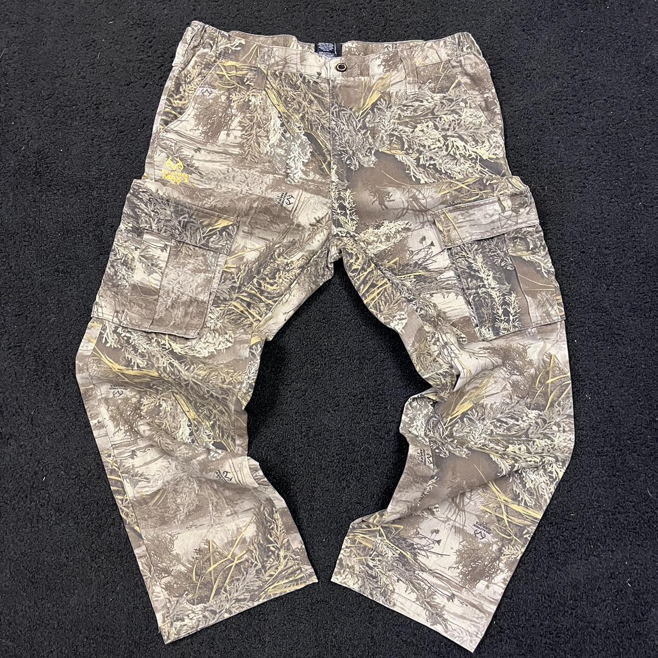 Carhartt Realtree Camo Pants Size 36 X 38. Some very... - Depop