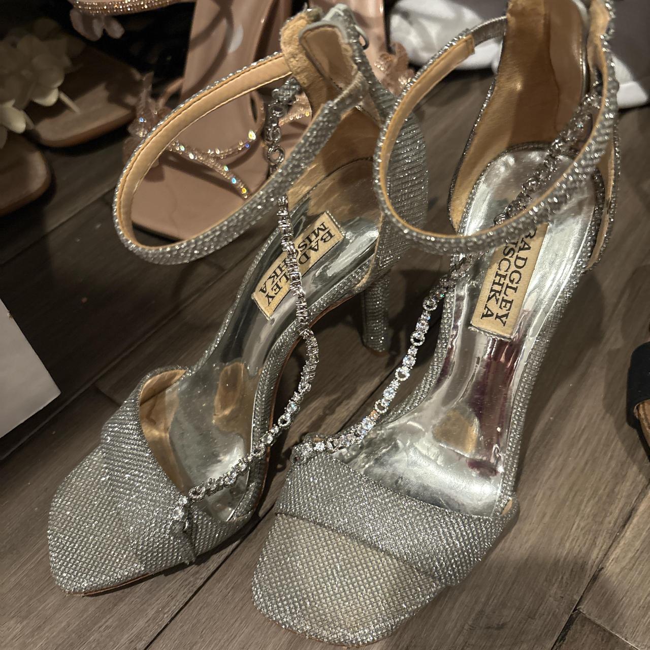 Badgley Mischka Women's Pumps Silver US – Silver sparkly