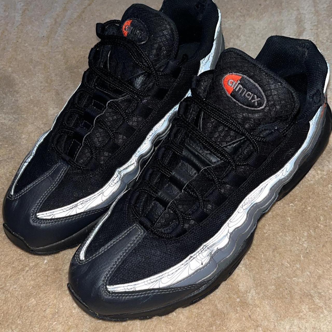 all black nike air max 95s