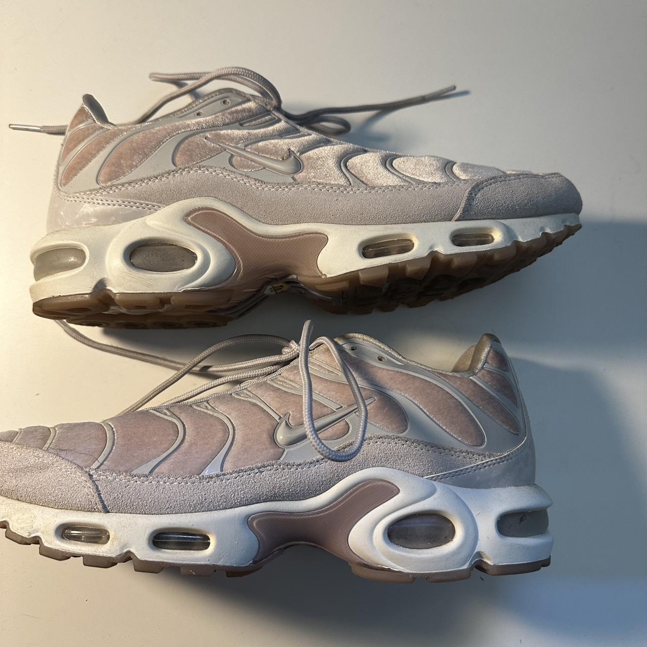 Air max plus particle rose hotsell