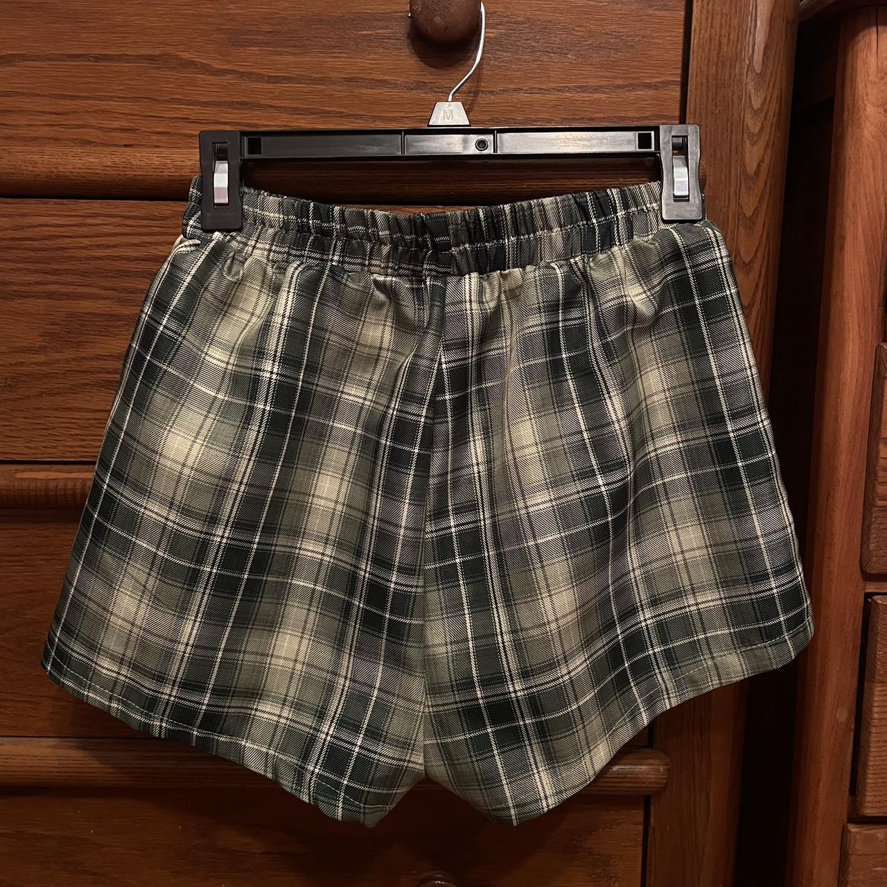 Green plaid shorts - Depop