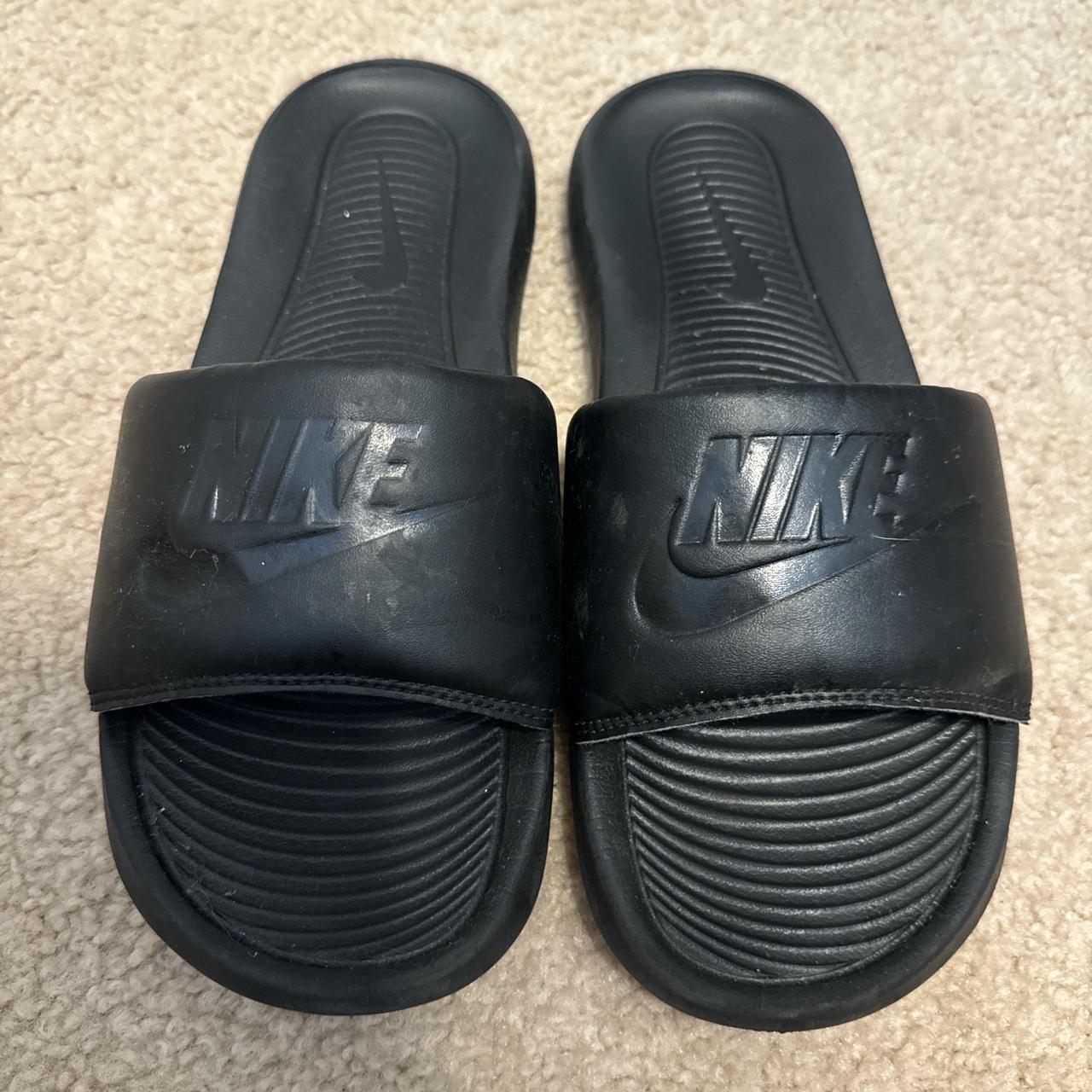 black nike slides womens