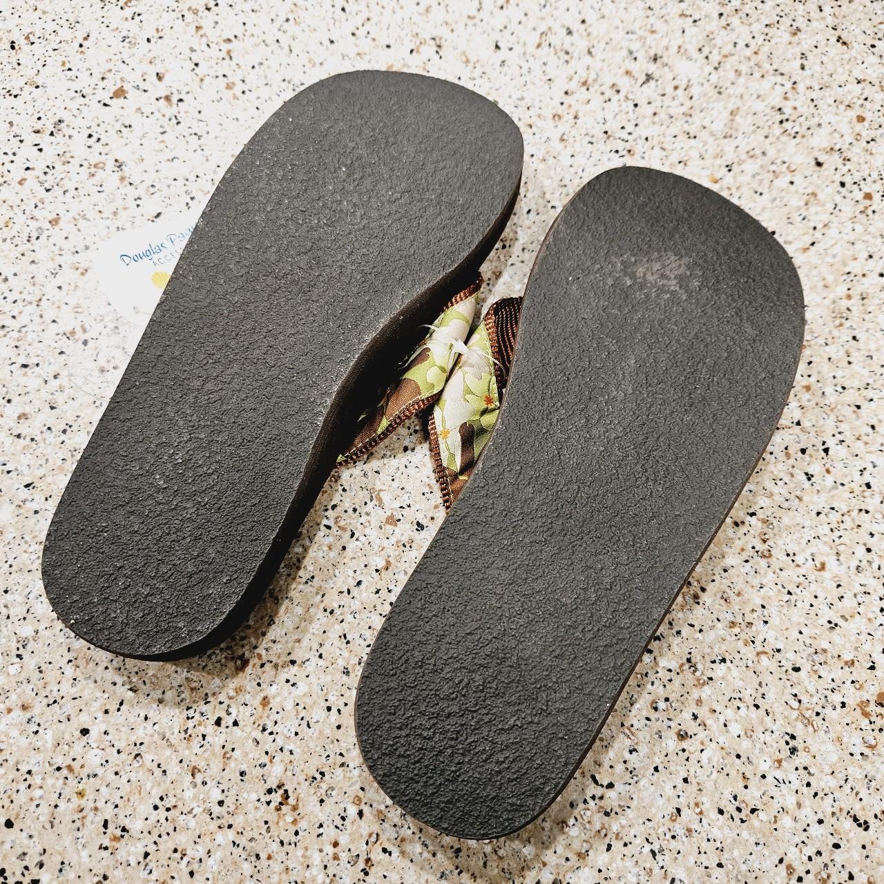 Douglas paquette flip discount flops