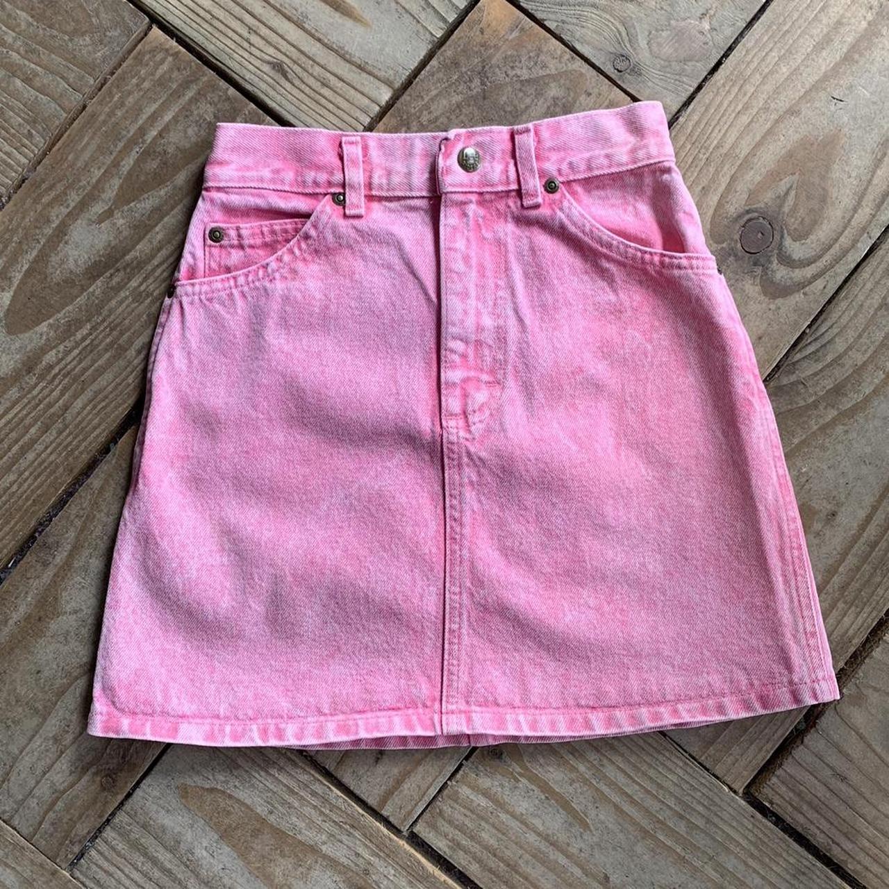 Lee Women's Pink Skirt | Depop