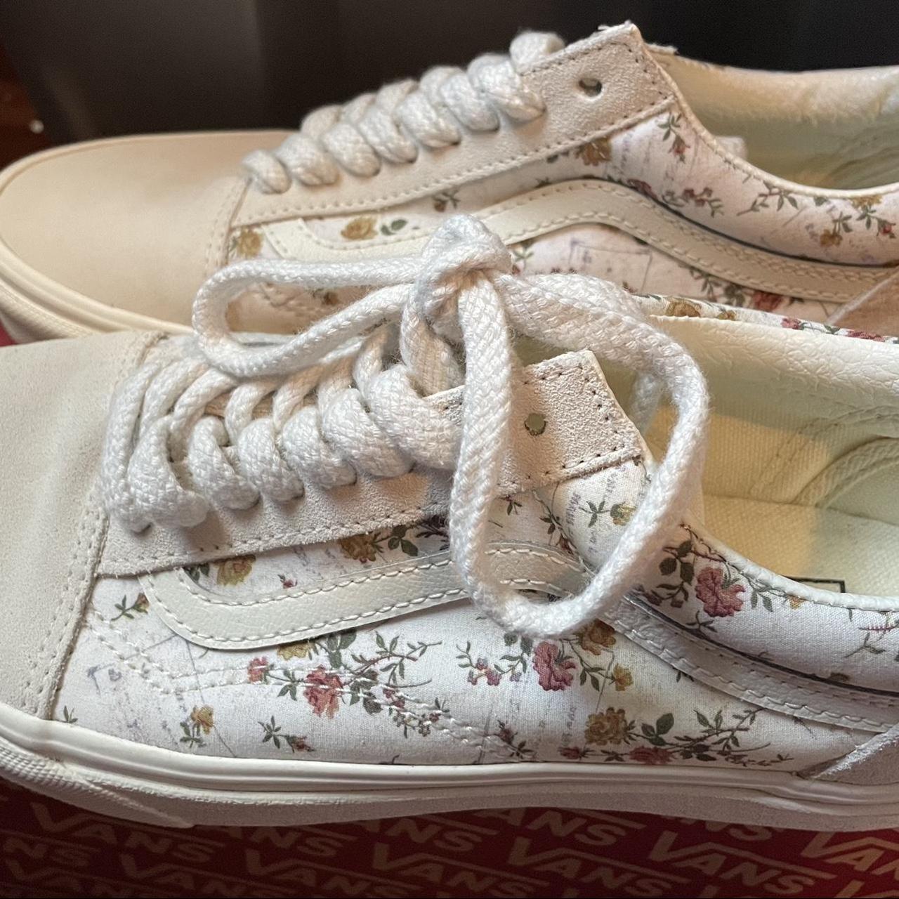 Vans old skool cream on sale floral