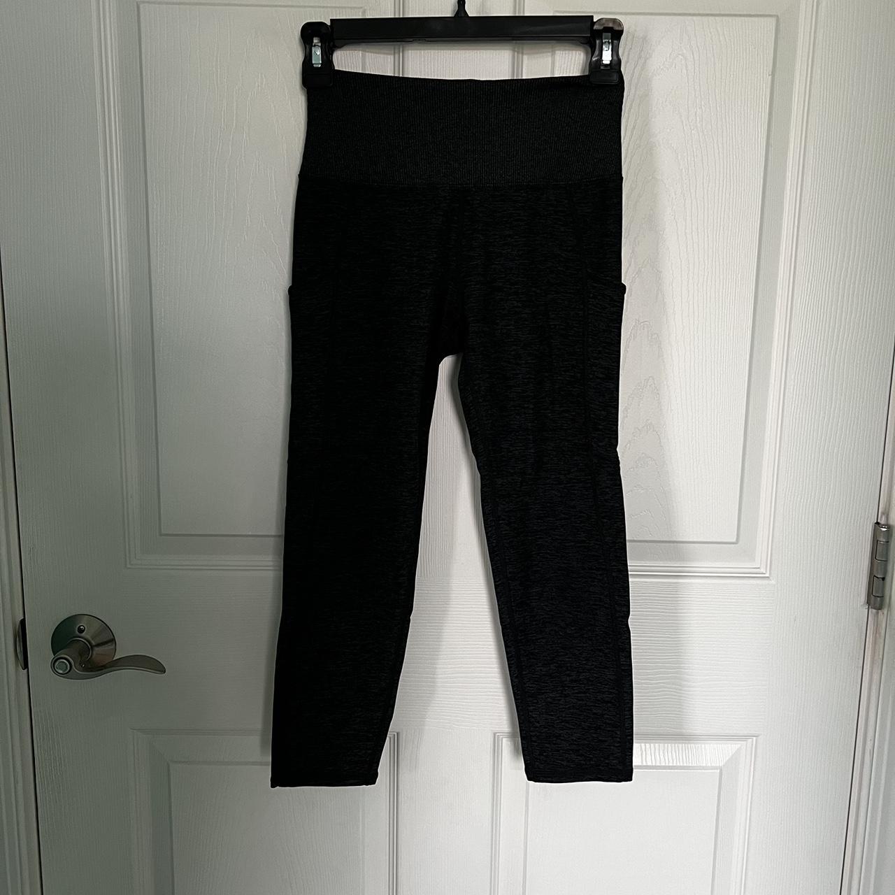 Dark grey Kirkland capri leggings - size small - - Depop