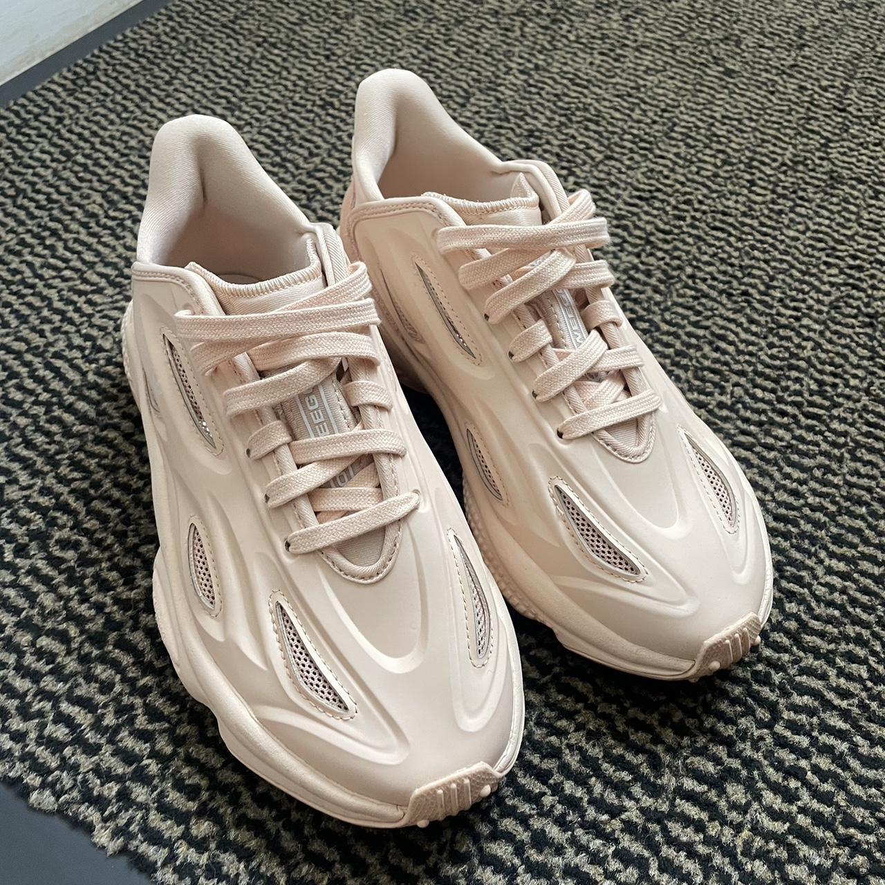 Ozweego cream pink online