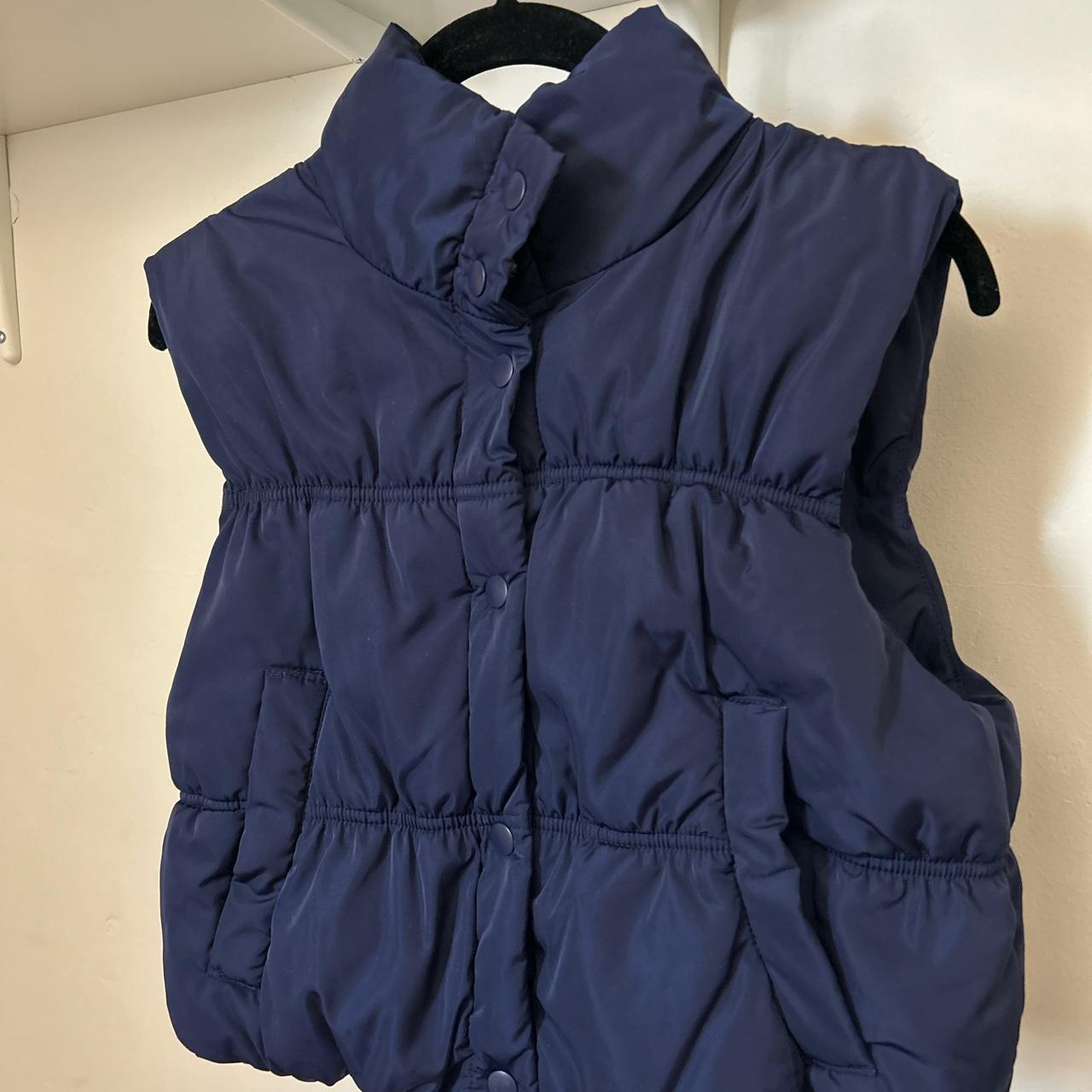 H&M dark blue puffer vest Size Small No damage... - Depop