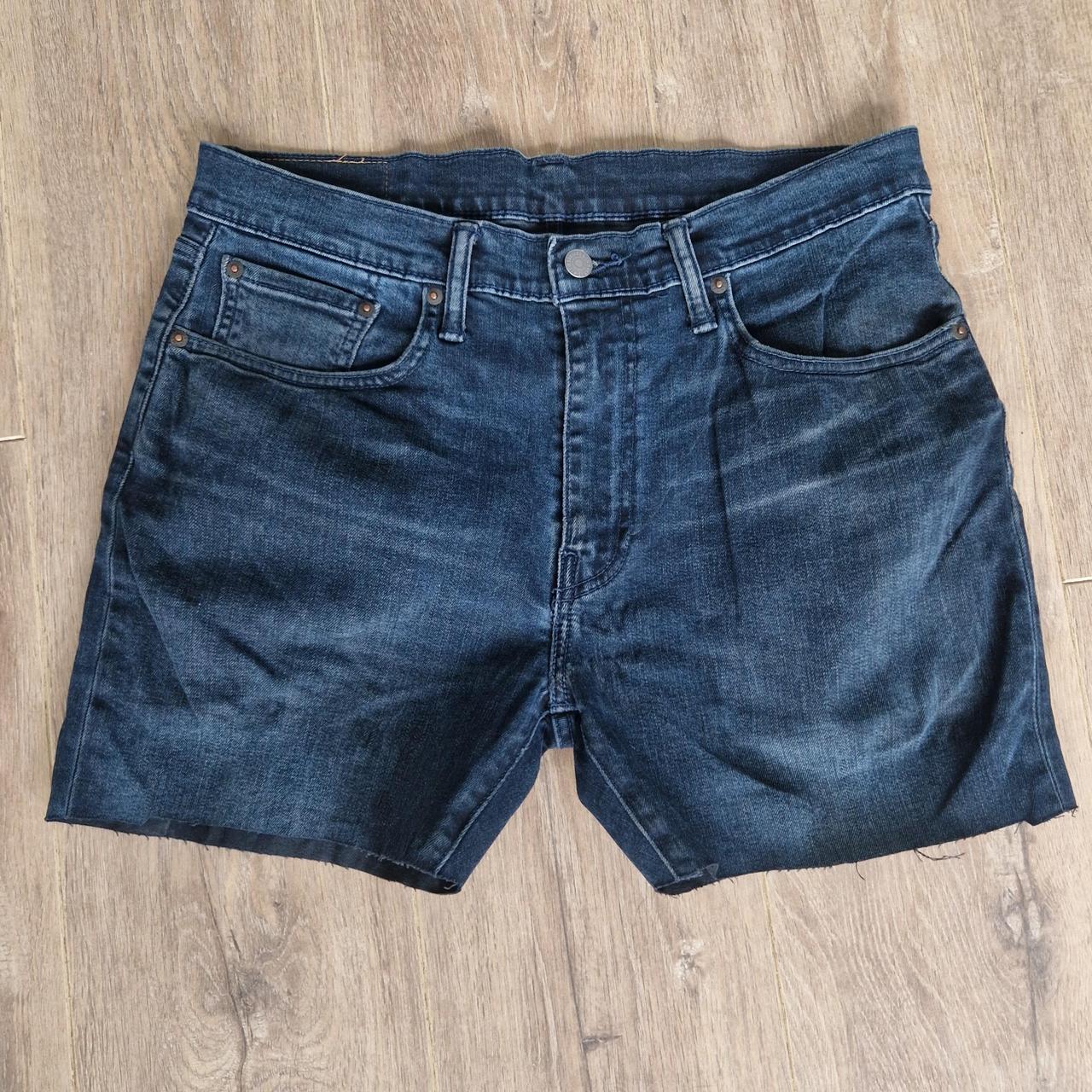 Ladies Levi Denim Shorts 33w Size 12 [40] 33w Size... - Depop