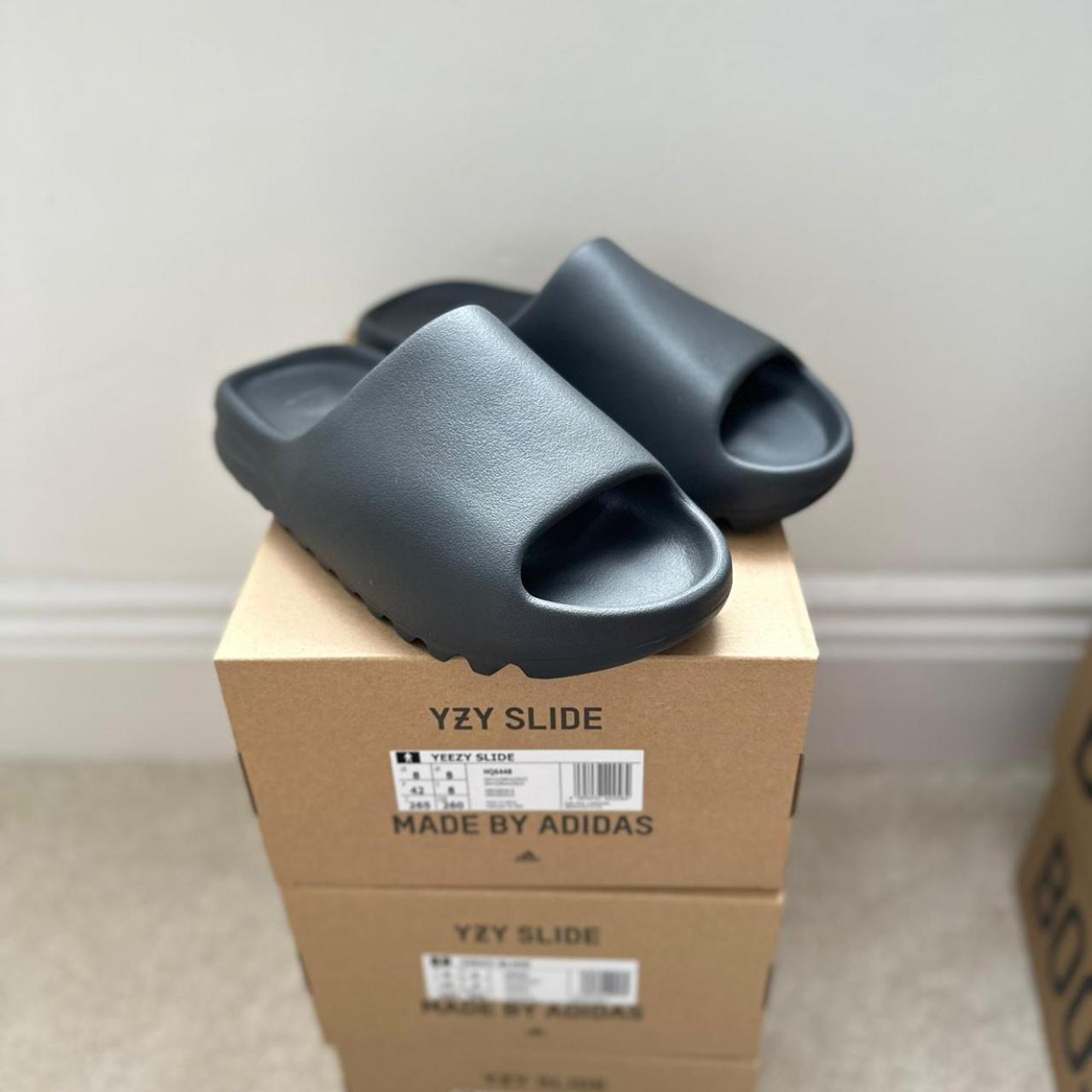 Yeezy cheap slides original