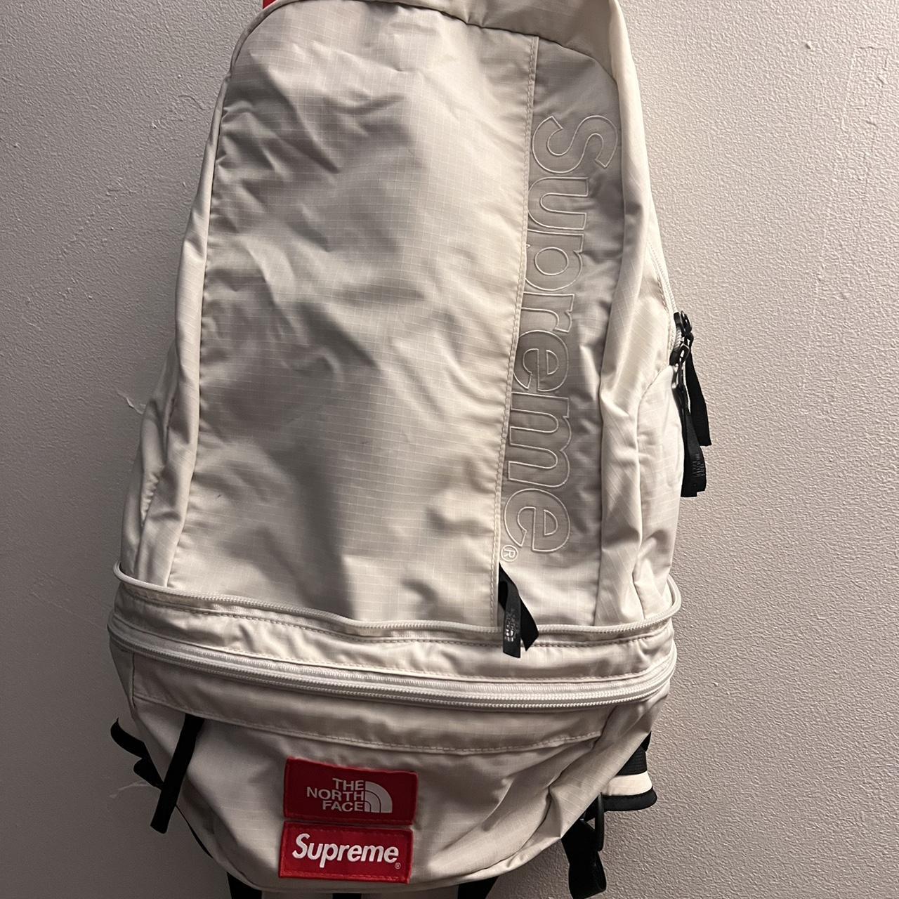 SUPREME X THE NORTH FACE TREKKING CONVERTIBLE BACKPACK AND WAIST