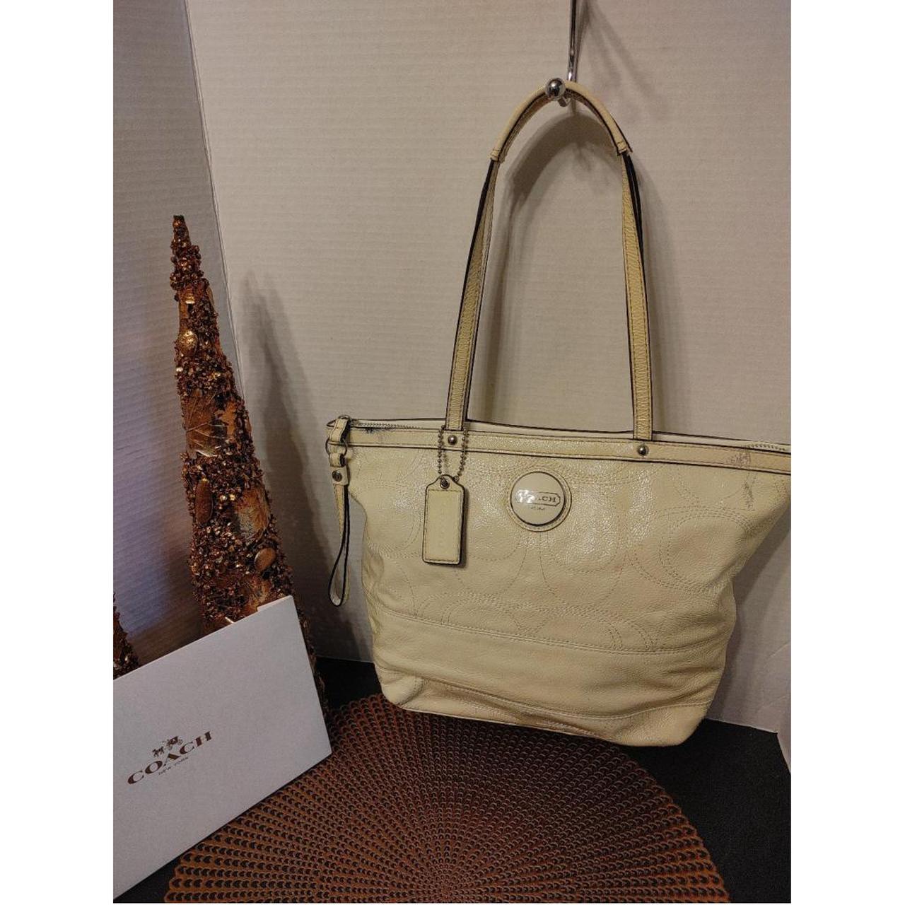 Beige patent hotsell leather purse