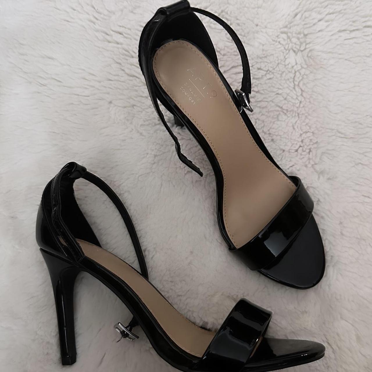 black mini heels
