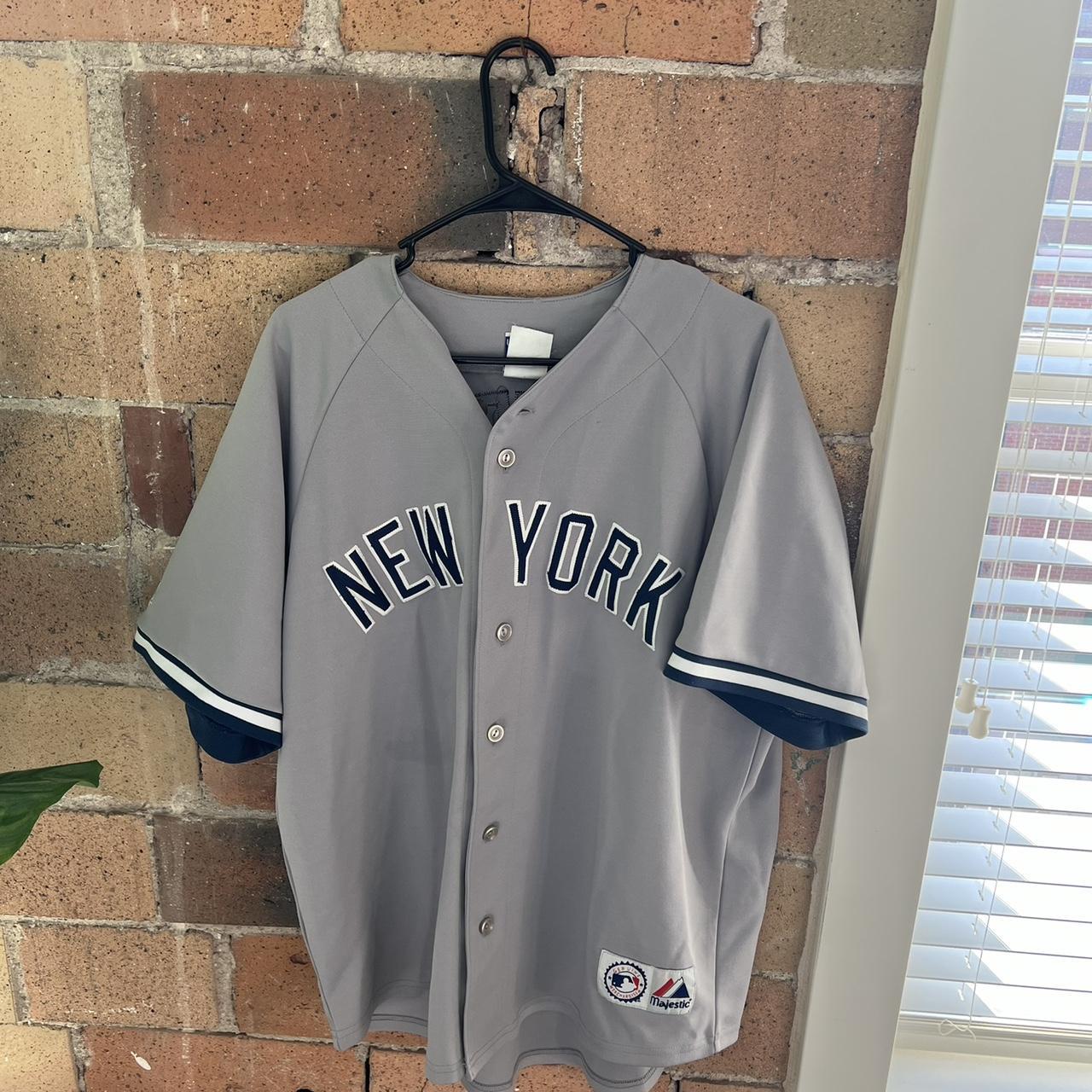 2011 Derek Jeter 3000 Hit Tee Size M - Good - Depop