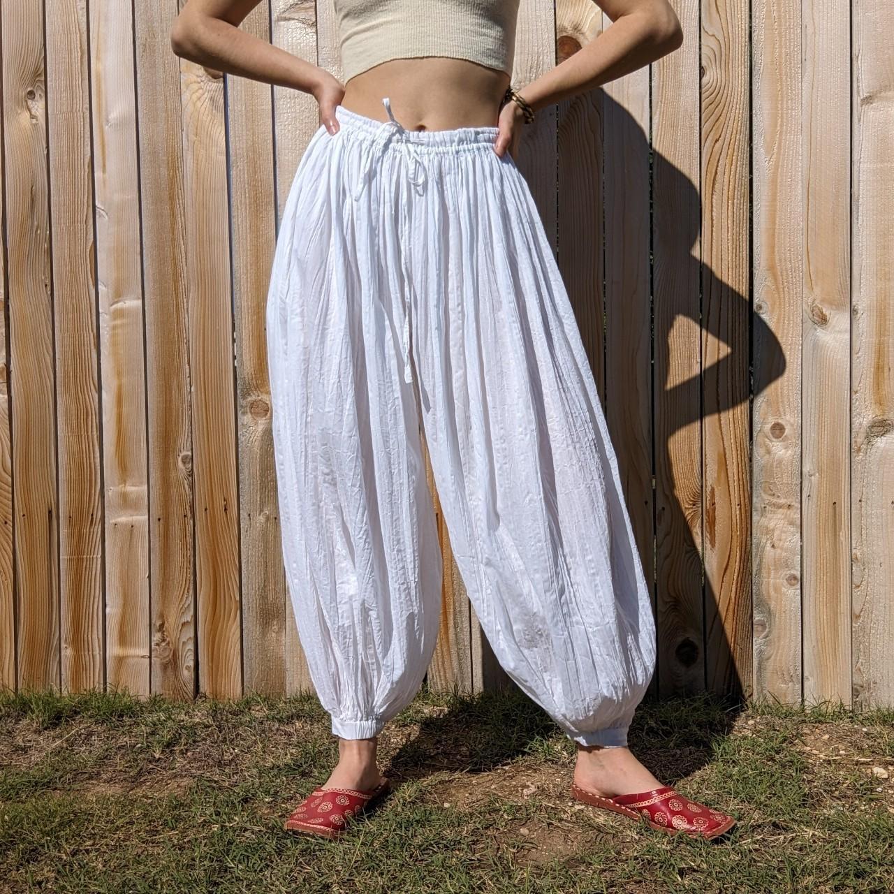 White store balloon pants