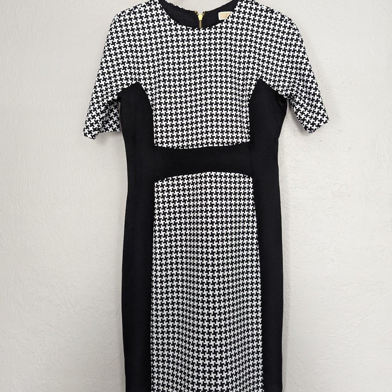 cute Michael Kors houndstooth form fitting midi