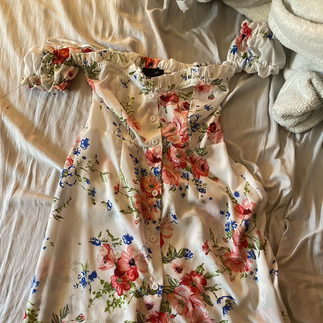 item listed by ellashmella_