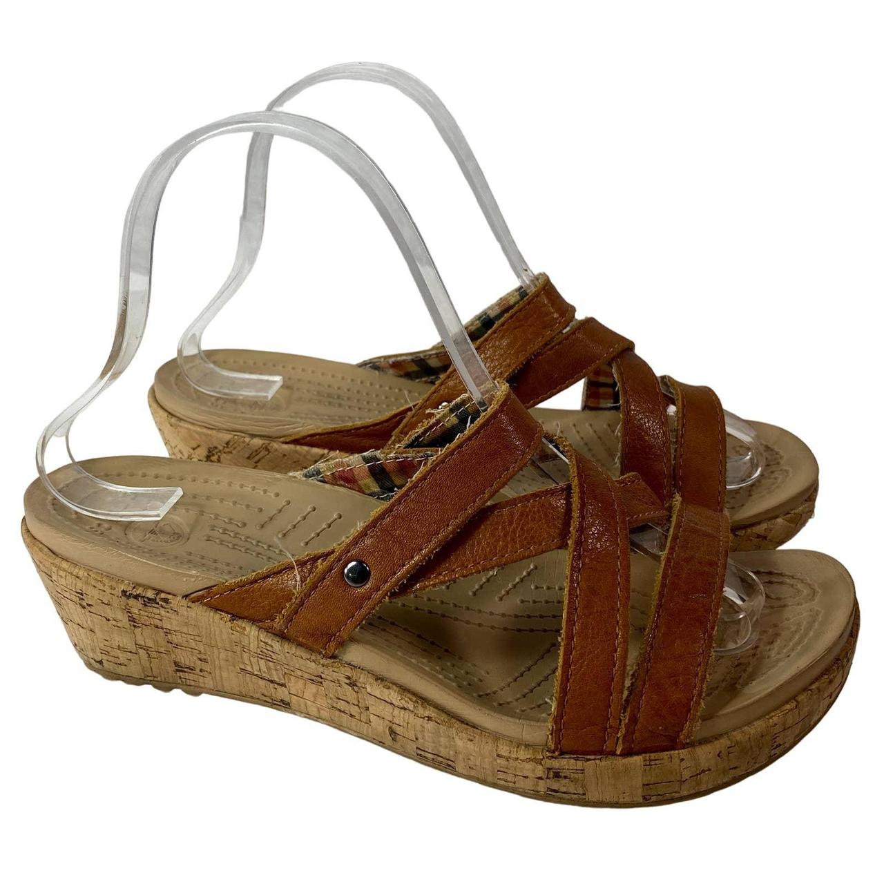 Crocs a leigh cork hot sale wedge