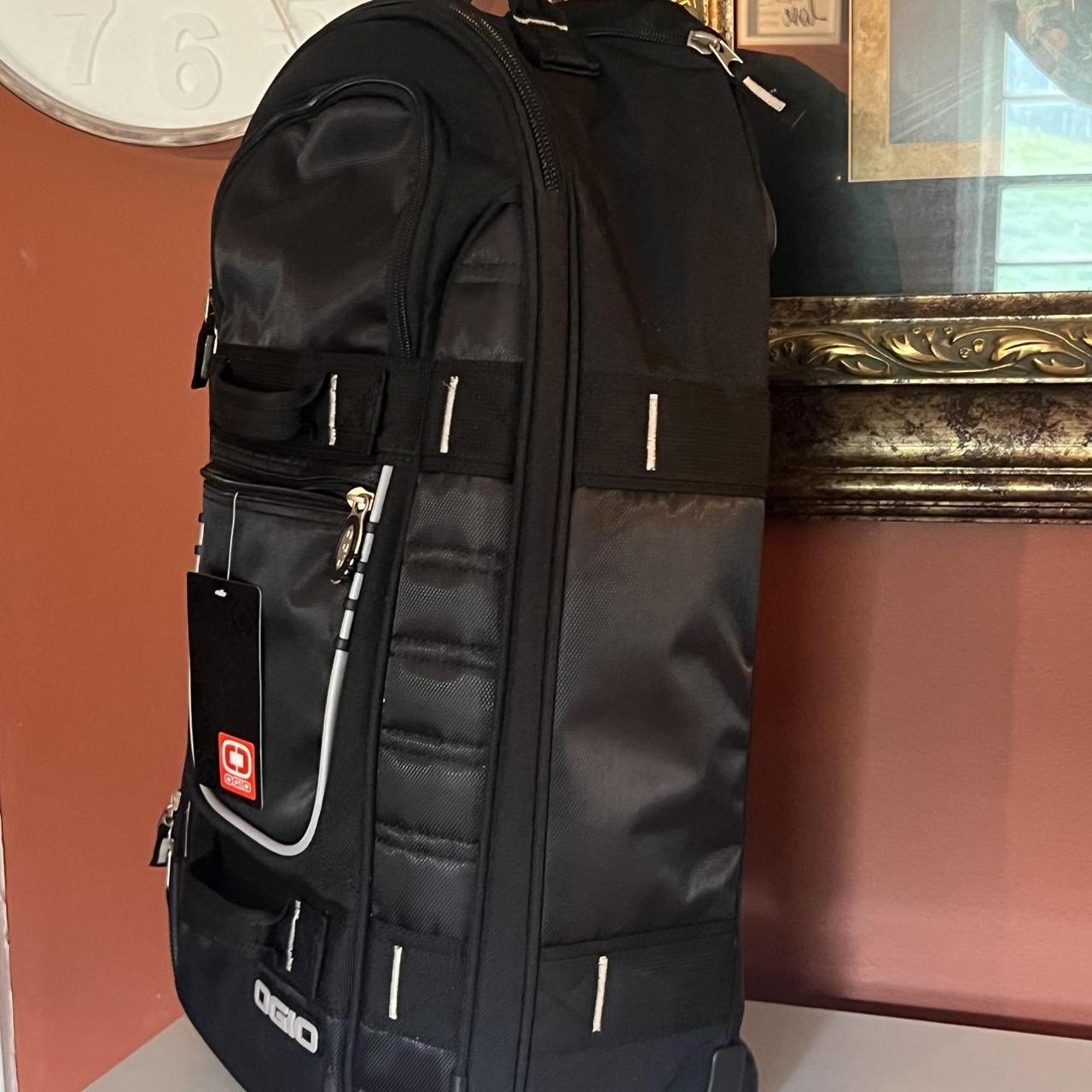 611024 Pull-Through Travel Bag