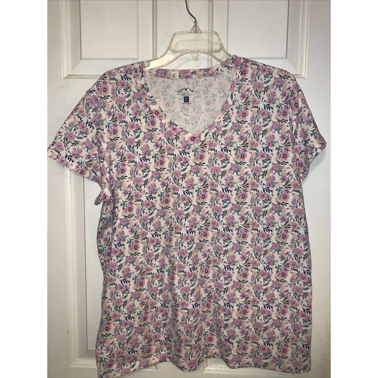 Blue Mountain Women's V-Neck Short Sleeve Top Floral... - Depop