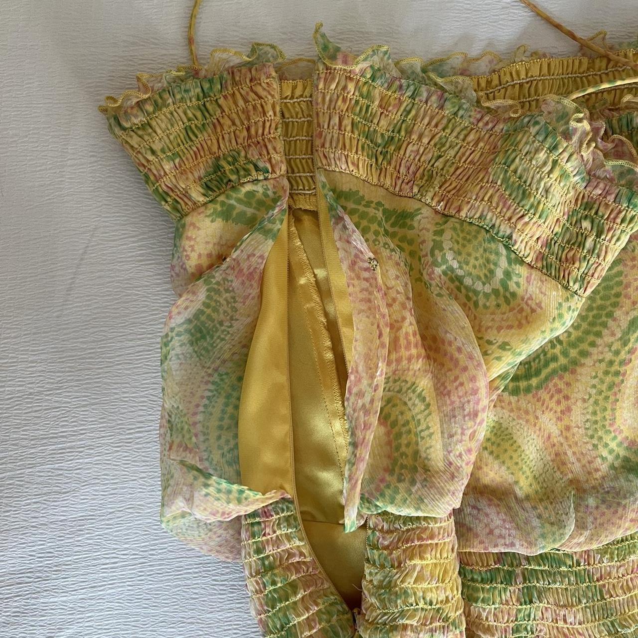 Laundry by Shelli Segal 100 silk Yellow, green and... Depop