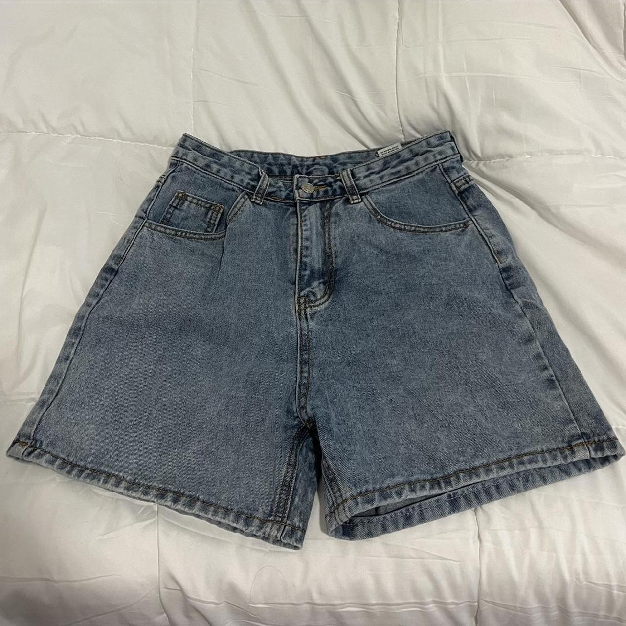 LIGHTWASH VINTAGE MOM SHORTS! these are in great... Depop