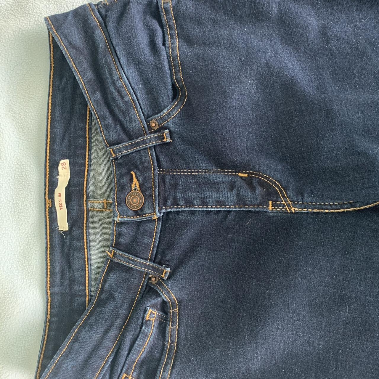 Levi's 712 slim size hot sale 28