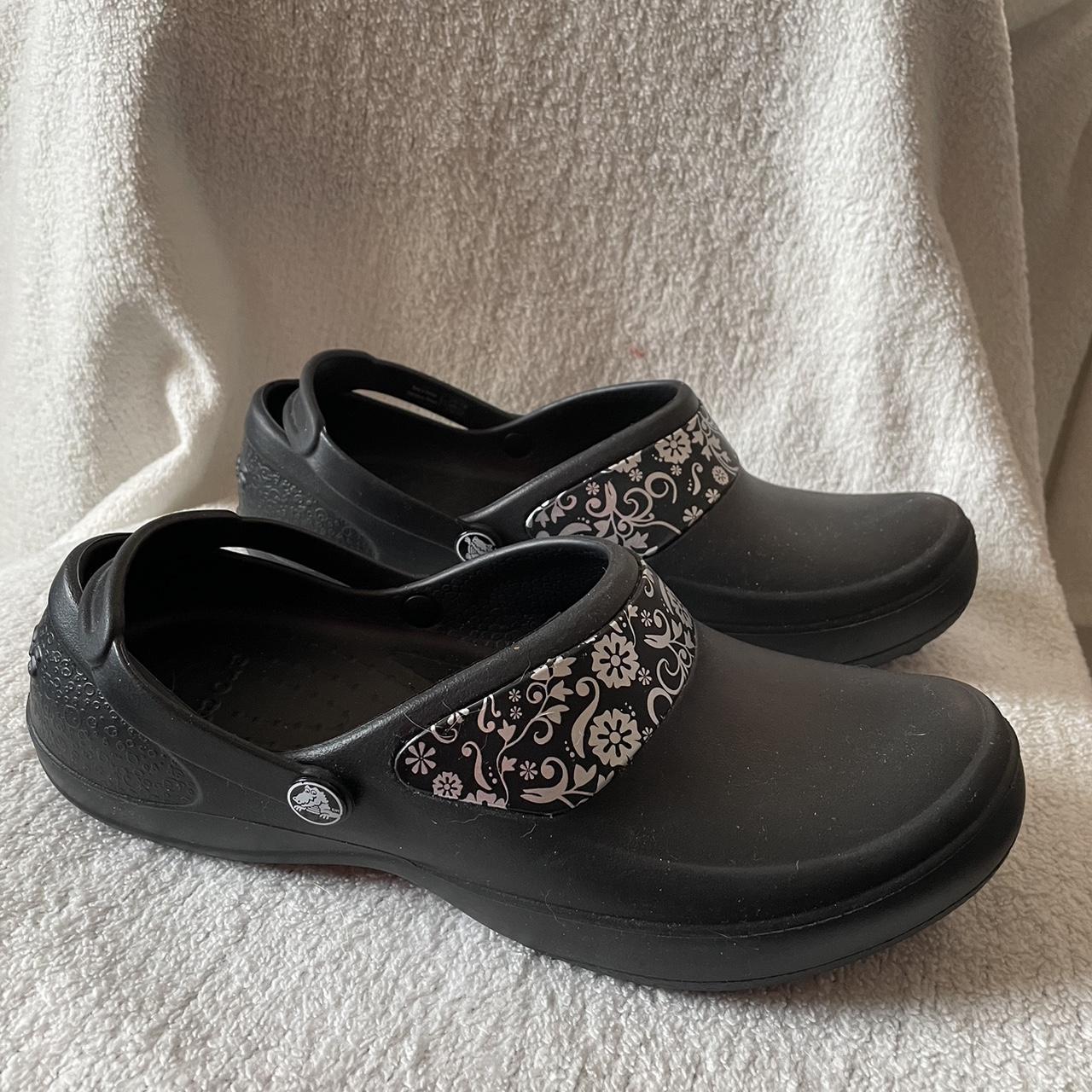 black crocs size 10